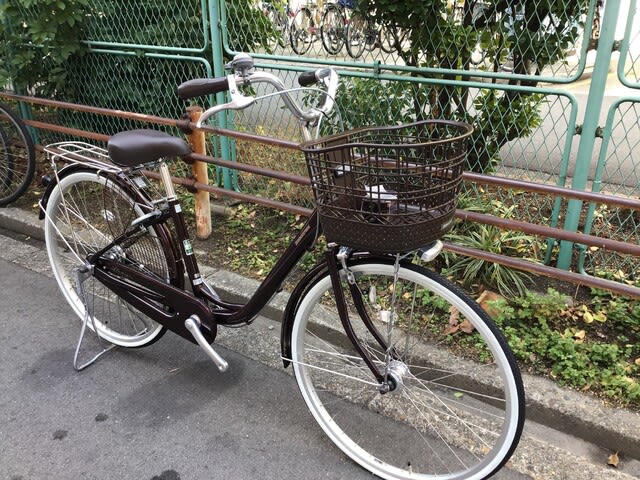 今日のアルミーユは26インチ、一番人気のカラメルブラウン