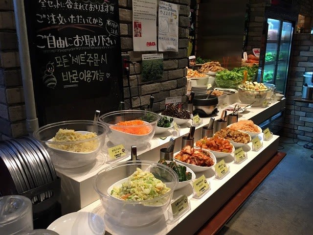 新鮮野菜ビュッフェとサムギョプサルの大満足ランチ ハチノス 新大久保 In 東京 Takapyonaの美味的生活