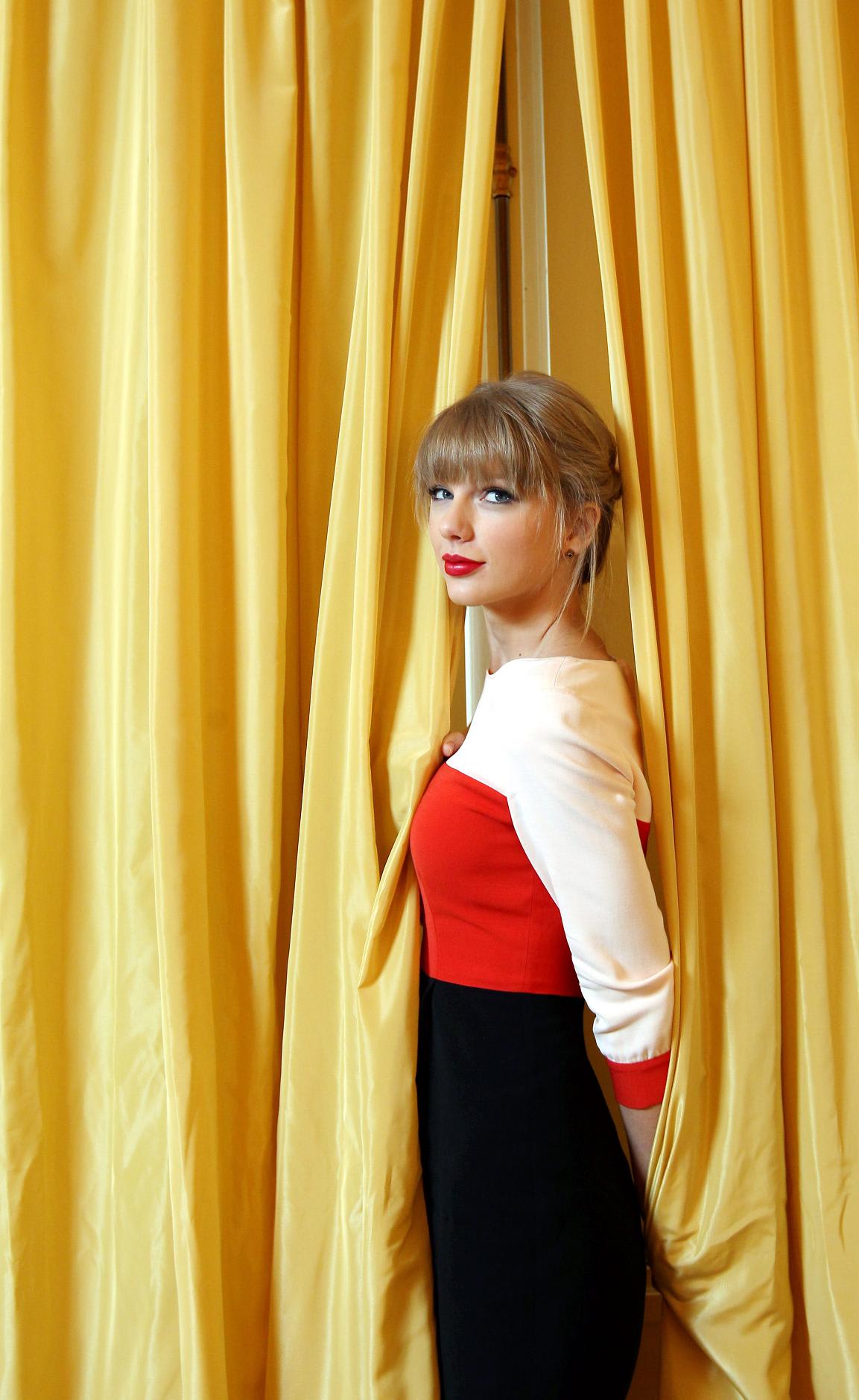 Taylor Swift Billboard Magazine Photoshoot 2012