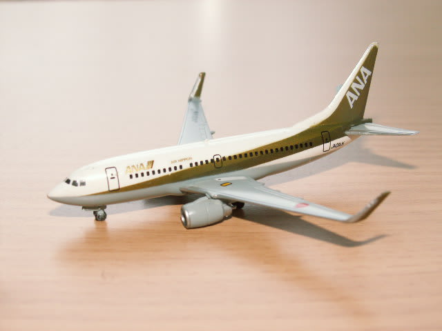 ボーイング 737-700【ゴールドジェット】 - 叛逆のぺんた ボーイング 737-700【ゴールドジェット】 - 叛逆のぺんた