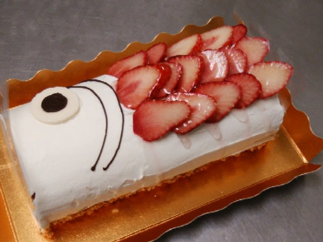 兜のケーキと鯉のぼりロール 江戸川台マロン通信ブログ 新作やイベントを お知らせします