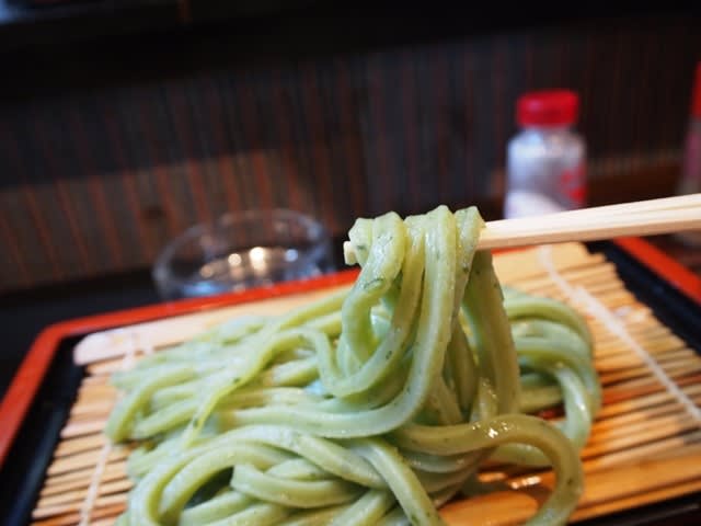 丸亀の夜 穴場で食べた ざるうどん 放浪うどん人 これから うどんに 会いに 行きます