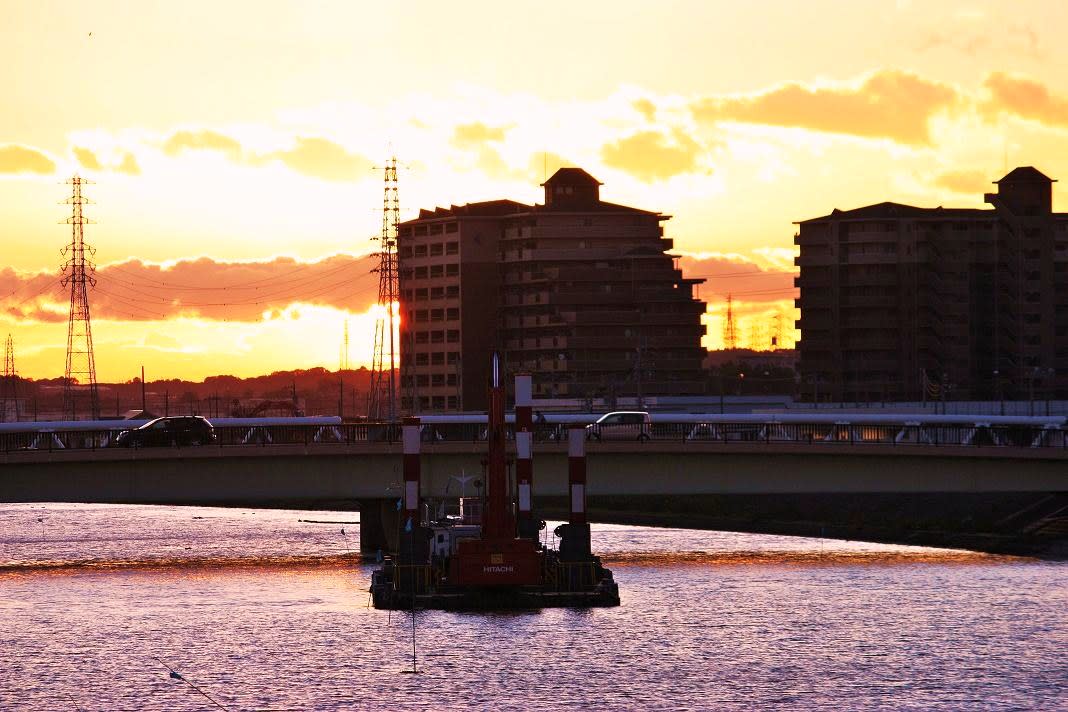 秋の夕日は・・・の画像