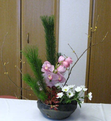 13 お正月いけばな 花工房よこちgallery ﾌﾗﾜｰｱﾚﾝｼﾞﾒﾝﾄ いけばな 押し花