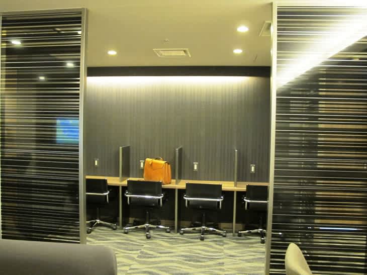 Jr西日本 博多駅の特別待合室 プレミアルーム 観光列車から 日々利用の乗り物まで