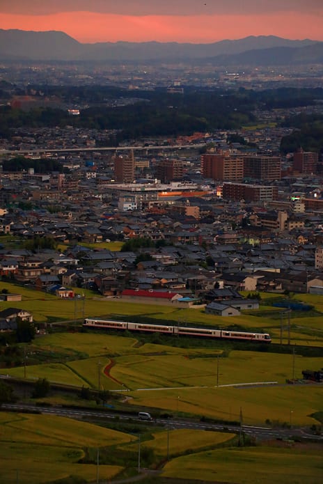 さくらライナー,２６０００系,近鉄南大阪線,夕方,夕暮れ,奈良盆地