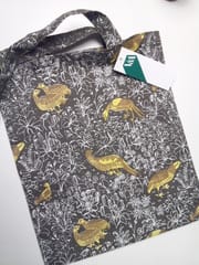 本日のミュージアムグッズ1 Vaのトートバッグ ヤマドリ柄