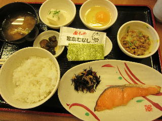 初めて宮本むなしに行ってみた まずは朝食から この450円は合格点 Butataroの岡山グルメ紀行
