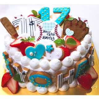 バースデーケーキ オーダー １７歳 野球部ケーキ ムキフムキよりマエムキ