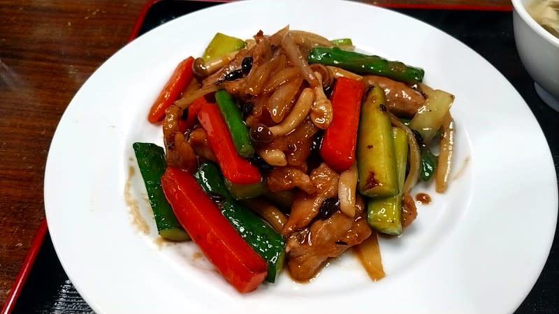 壱龍釜:豚ヒレ肉のトウチソース炒め
