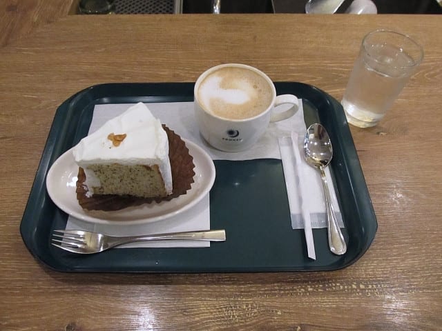 今日のケーキセット 紅茶とくるみの濃厚ミルクシフォン プロント 立川北口店 ｊ ｄの備忘録