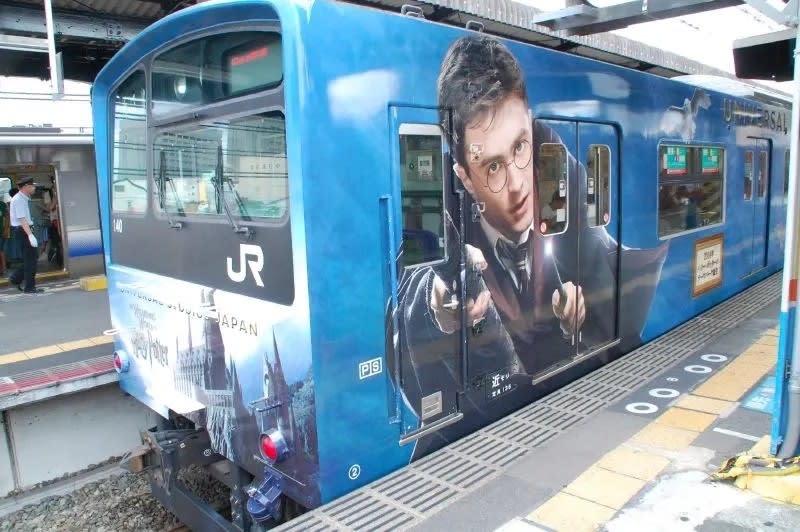 201系 USJ行き「ハリー・ポッター」ラッピング列車【大阪環状線 201系 USJ行き「ハリー・ポッター」ラッピング列車【大阪環状線