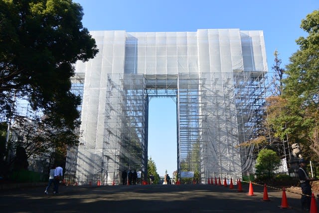 靖国神社創立150年事業 大鳥居の美装工事が着工 葵から菊へ 東京の戦争遺跡を歩く会the Tokyo War Memorial Walkers 靖国神社創立150年事業 大鳥居の美装工事が着工 葵から菊へ 東京の戦争遺跡を歩く会the Tokyo War Memorial Walkers