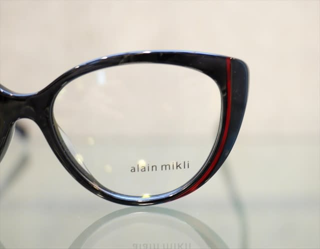 alain mikli ( アラン ミクリ ) のフォックス型の新作プラスチック 