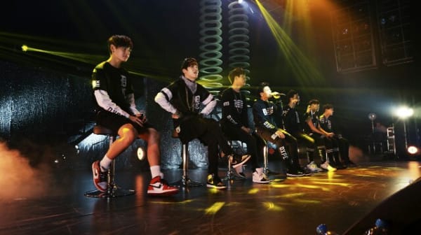 防弾少年団 1st JAPAN SHOWCASE –NEXT STAGE-の公式写真とニュース記事 ...