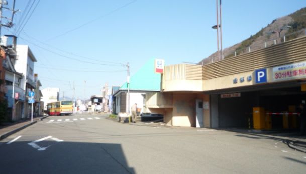 相模湖駅付近の駐車場