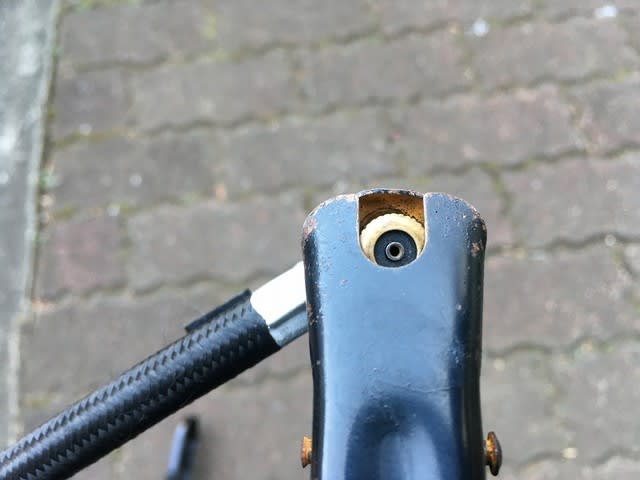 自転車 口金 空気が入らない 修理