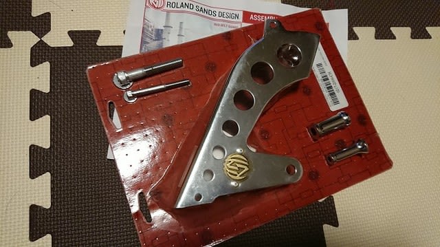 スポーツスター　ベルトガード　プーリーカバー　ローランドサンズデザイン製 RSD 0217-2007-SMB ローランドサンズ・デザイン(RSD)フロント