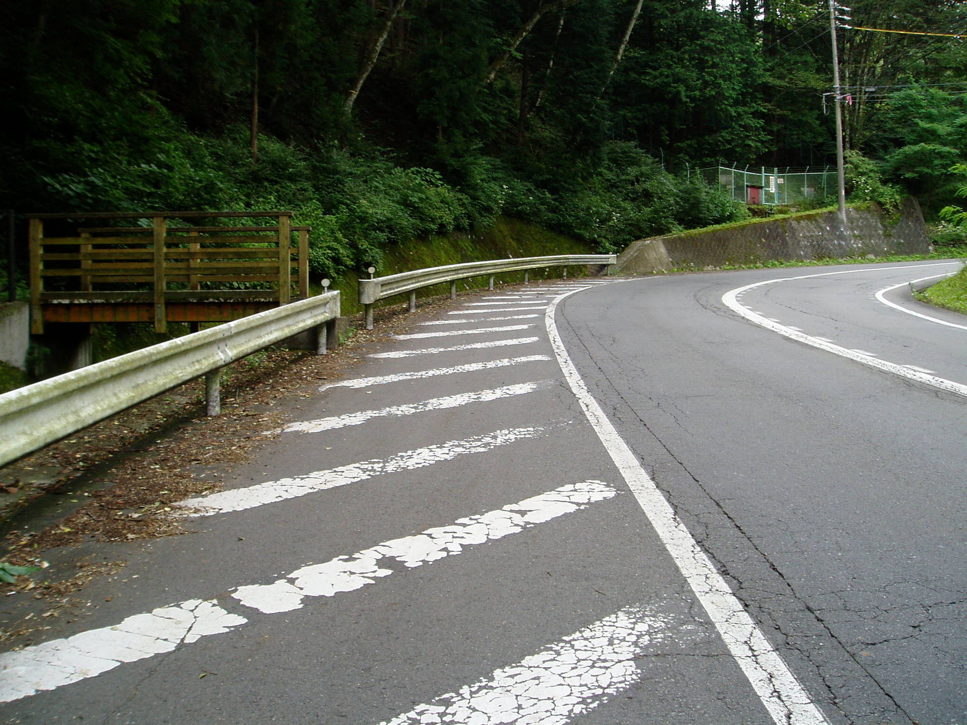 長野県諏訪市 諏訪湖南岸の良い城跡 有賀城祉です ビーズうさぎのハナちゃんです