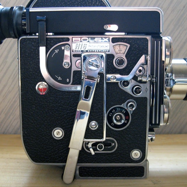 16ミリカメラ Bell & Howell 70DR と BOLEX H16 Reflex - 夢地蔵