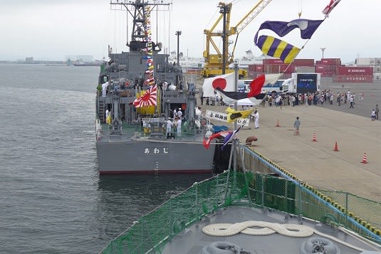掃海艦 あわじ 掃海艇 はつしま 残しておきたい今日の１枚
