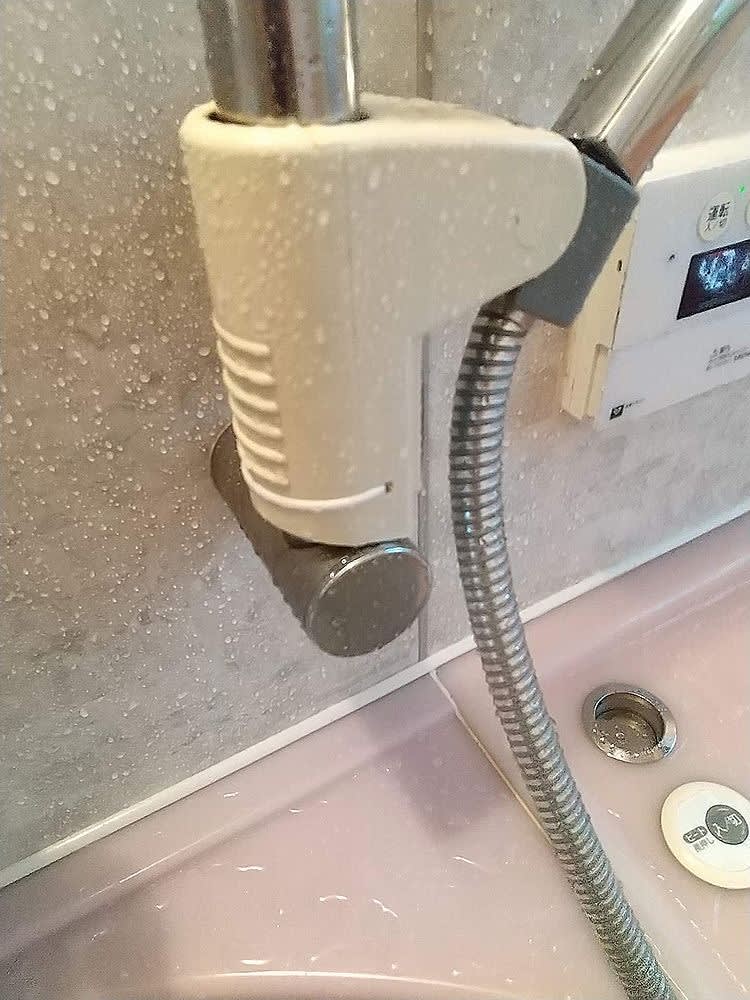 シャワースライドバー用のシャワーフックの交換 - ＫＯｆｙの「倍行く」人生