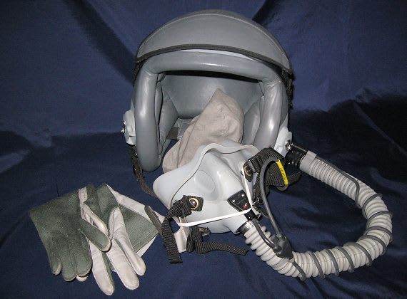 好評 空軍・海軍パイロットヘルメット・酸素マスク HGU-55 MBU