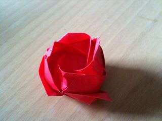 折り紙で 薔薇 を折る １枚の紙で折る快感は宇宙のファンタジー 橋本治とナンシー関のいない世界で