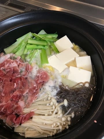 スープが少なめなので、具材(肉と葉物)は後で追加します スープが少なめなので、具材(肉と葉物)は後で追加します