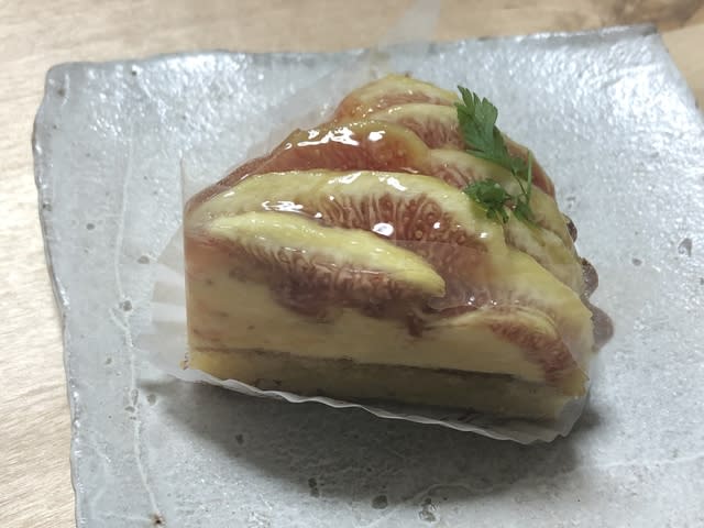 福井市 季節のフルーツタルトが大充実のケーキ屋さんにて 白いちじくのタルト 和栗のモンブランタルト 他 ルクール じょなさんのひみつきち