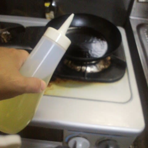 油と酢の容器が便利 今日の料理 こだわりがないのがこだわり