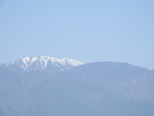 大滝山（左）と鍋冠山（右）