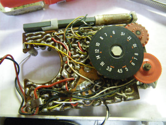 古いSONY製トランジスタラジオ TR-724の修理(4/6) - 東京里山 古いSONY製トランジスタラジオ TR-724の修理(4/6) - 東京里山