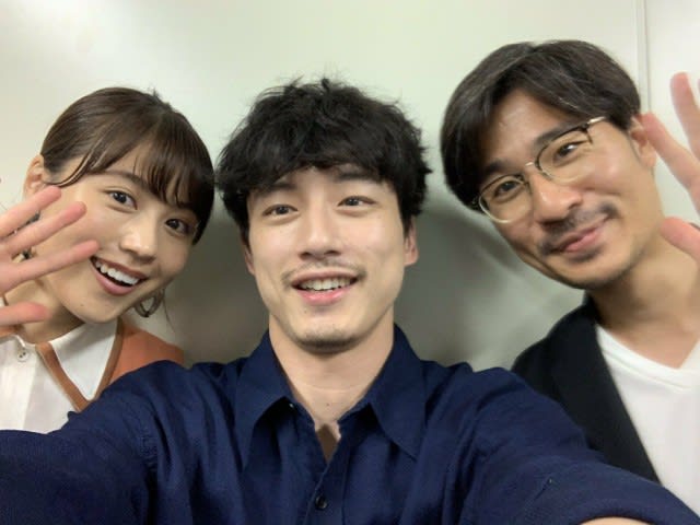 そして 生きる 試写会舞台挨拶つき サンタクロースがやってくる そして 生きる 試写会舞台挨拶つき サンタクロースがやってくる