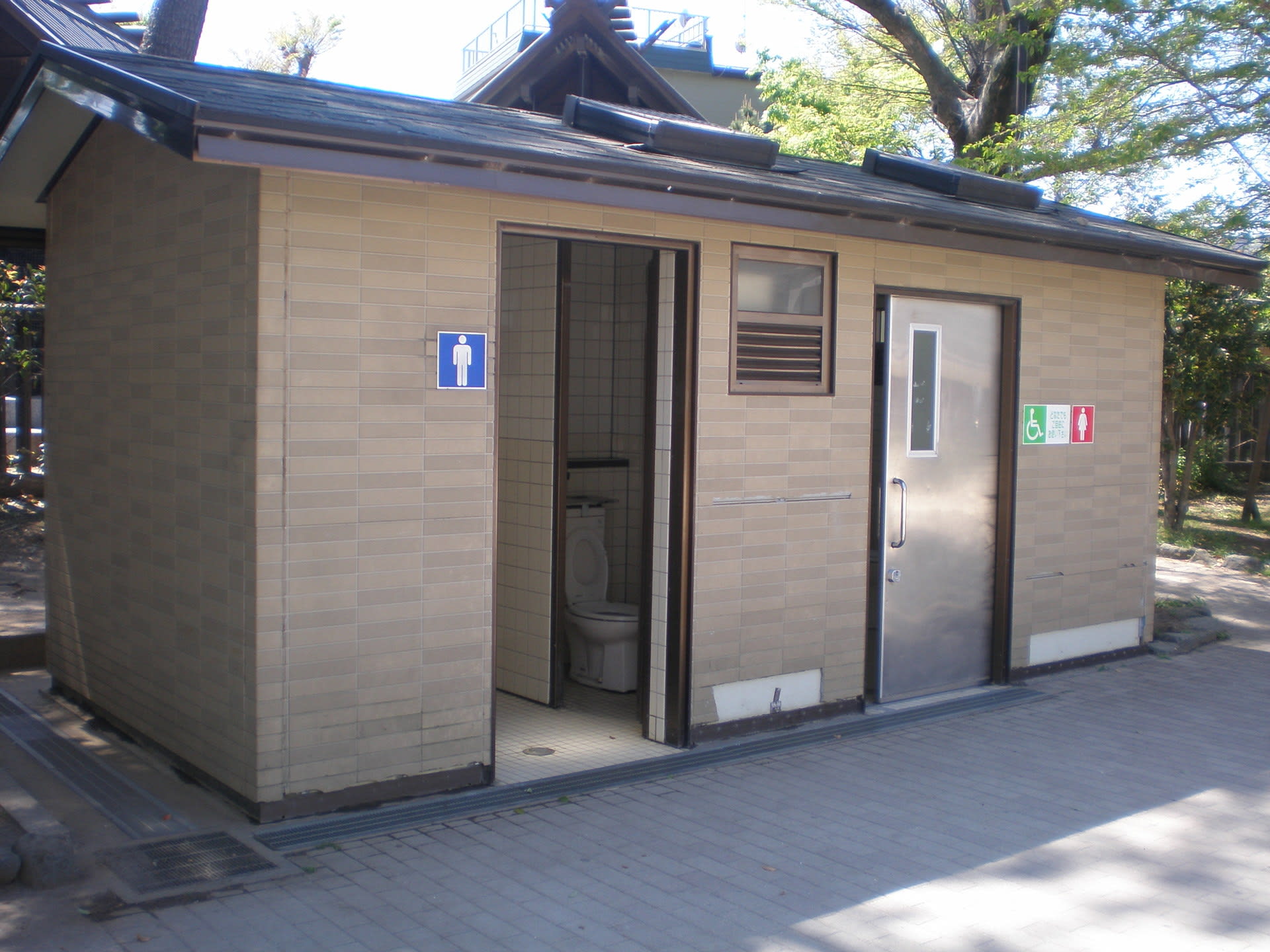 オトコ・誰でも用別型トイレ1 公園トイレ写真ブログ2nd/公園情報センター提供