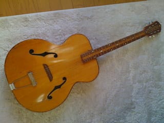 Hawaii guitar アーチトップ・ピックギター・フルアコ