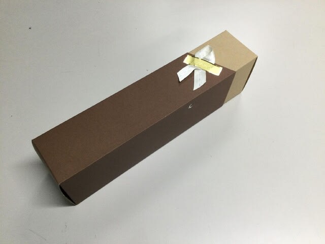 事例紹介 パウンドケーキのかっこいいパッケージ 芳川紙業株式会社 公式 ブログ