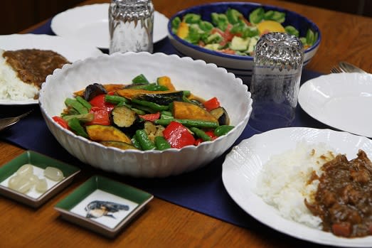洋風献立 カレーライス 野菜の煮びたし サラダ 幸せは食卓から 心を込めてお料理