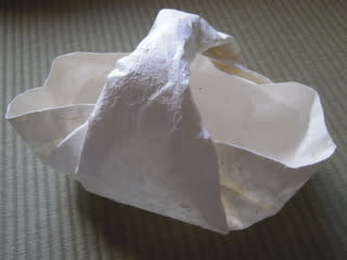 和紙で折って 作ってみた ゆりかご みたいなバッグ カトー折り ペーバークラフトで広げるエコ