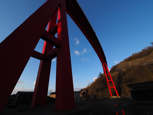 米山大橋を真下から撮影してみた くびきの から情報発信 上越市のサラリーマンブログ みやっち のひとりごと 米山大橋を真下から撮影してみた くびきの から情報発信 上越市のサラリーマンブログ みやっち のひとりごと