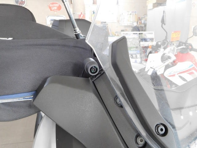 250ccスクーターのXMAXにドライブレコーダーを装着していただきました！ - off set - YSP町田 -