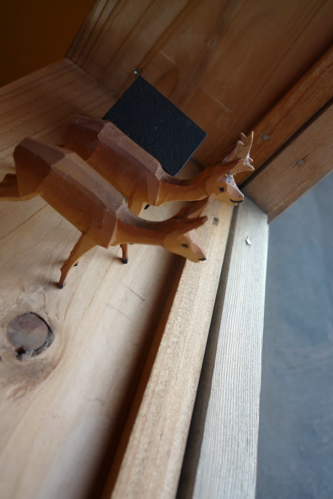 木彫りのカモシカさん