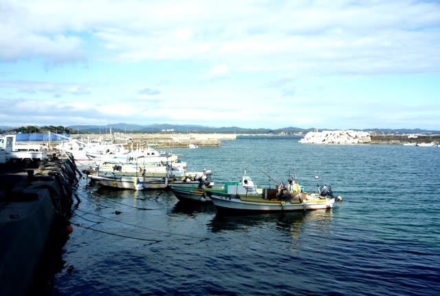 漁船の係留する年末の甲賀漁港 ～ 昨年末（12月29日）に撮影