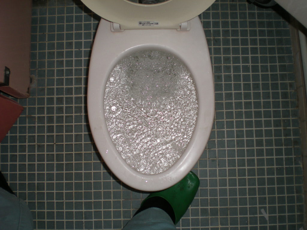 トイレの流れが悪い・・・千葉市 (有)内設備工業･･･千葉の水道屋さんの工事日記