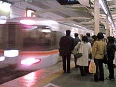 １９時３５分発　東京行特別普通列車