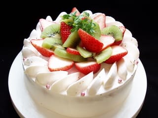 いちご キウイデコレーションケーキ スウィーツなブログ 彡