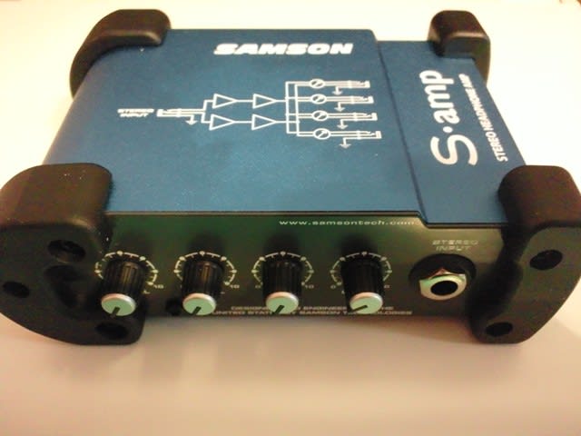 SAMSON S-amp ヘッドホンアンプ - ハードロックを奏でよ!! SAMSON S-amp ヘッドホンアンプ - ハードロックを奏でよ!!