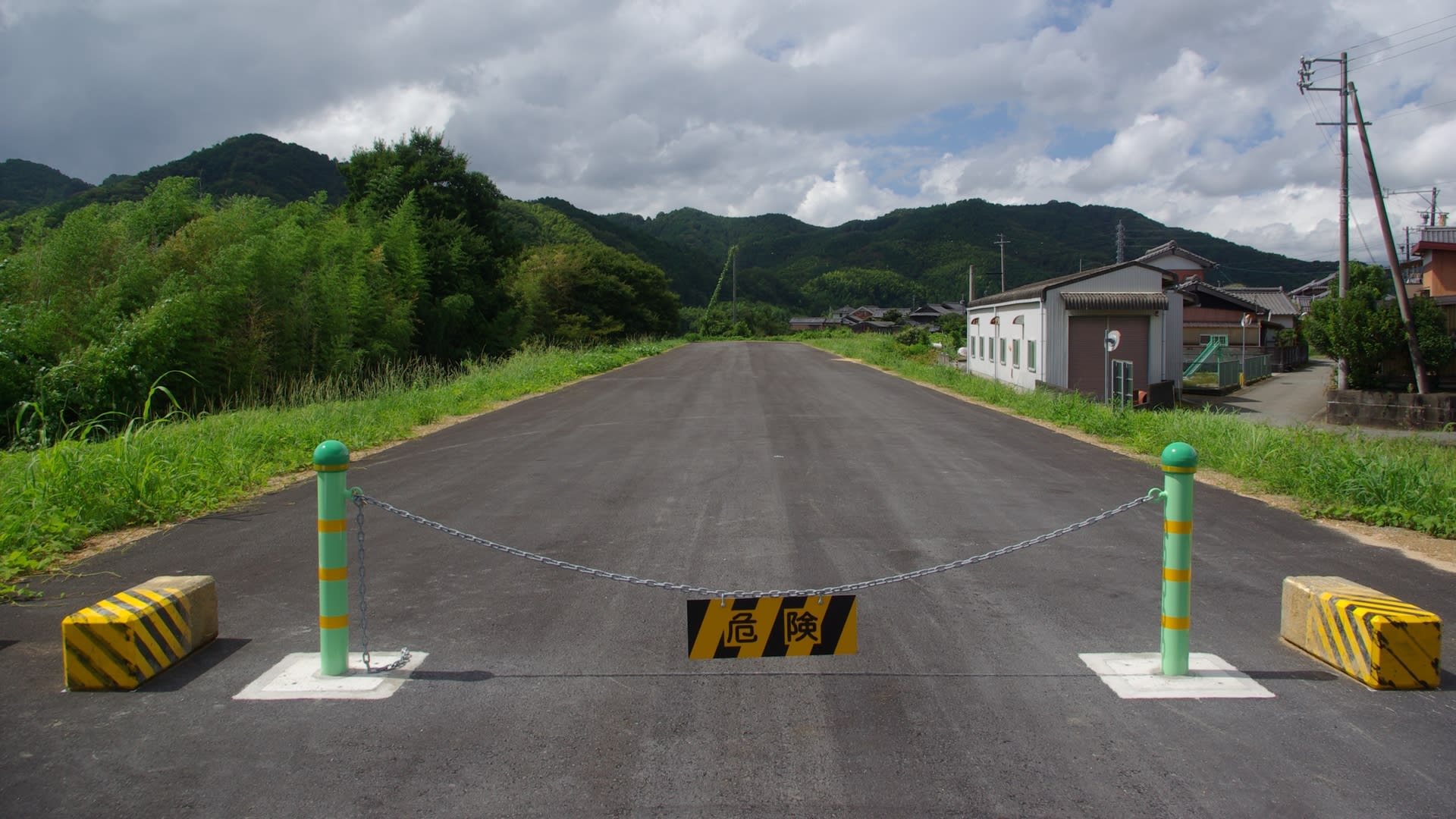 堤防の舗装完成