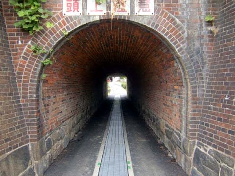 ｊｒ京都線を１３０年以上支える レンガ造りのアーチ型トンネル 日々是好日 とっつあんの雑記帳