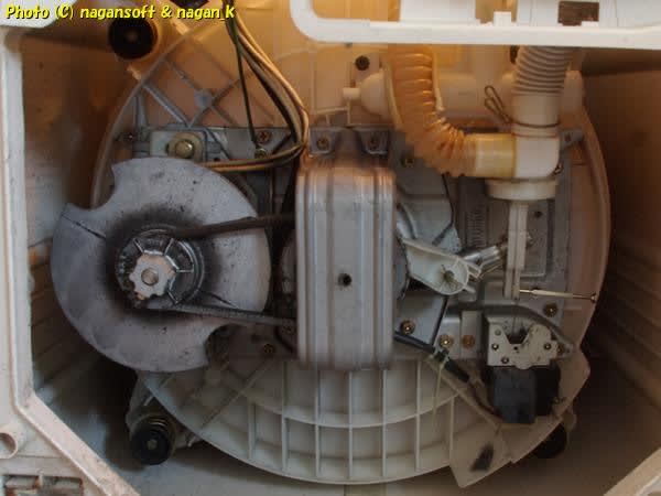洗濯機が排水しないを素人インチキ修理した―SHARP ES-SS55―排水弁操作ワイヤーつなぎ  なが～ンのごちゃごちゃ、そして長～く続く出口のないジャンクなパラダイス？？